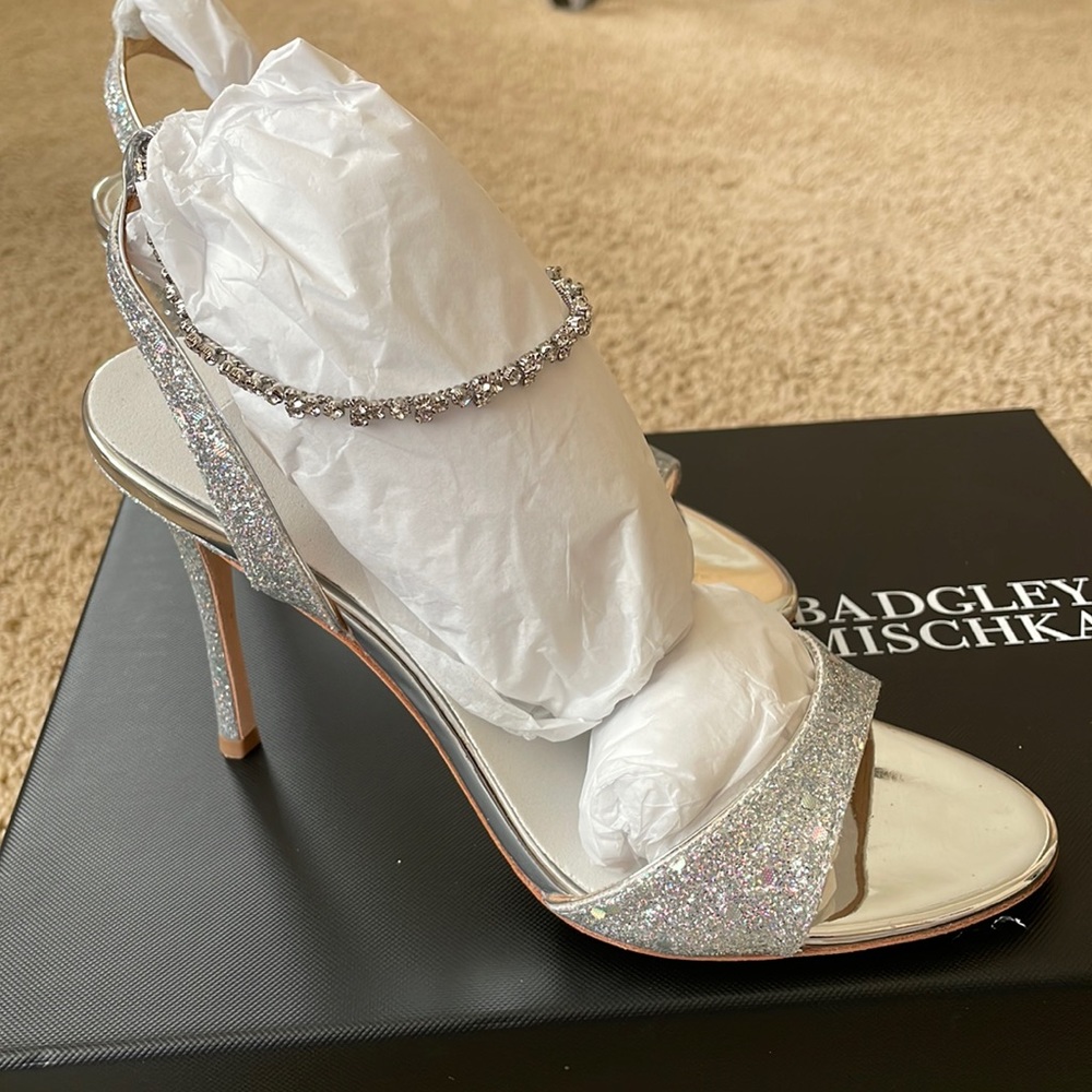 BRAND NEW BADGLEY MISCHKA Women's Tiffany Crystal Ankle Chain High Heel Sandals